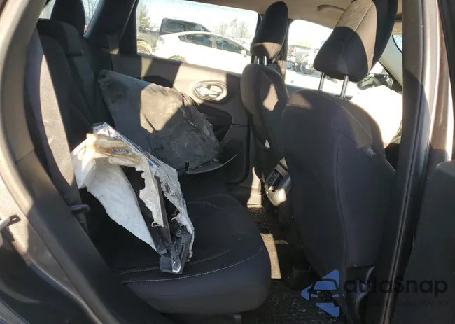 1C4PJMCS5GW105995: 50684415