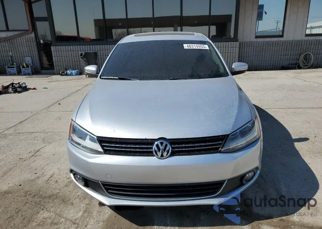 3VWLL7AJXEM321338: 48319955