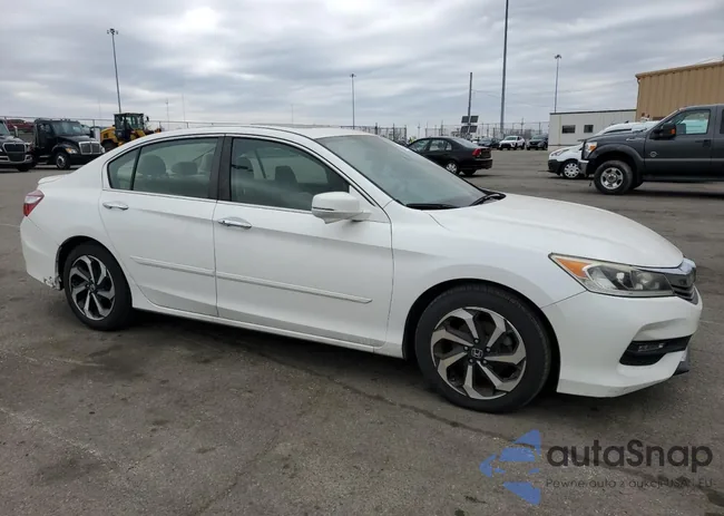 1HGCR2F74GA034029: 49133455