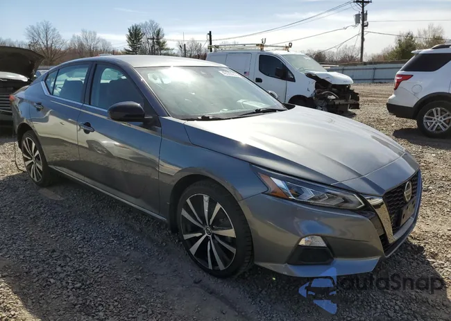 1N4BL4CWXMN401075: 49393055