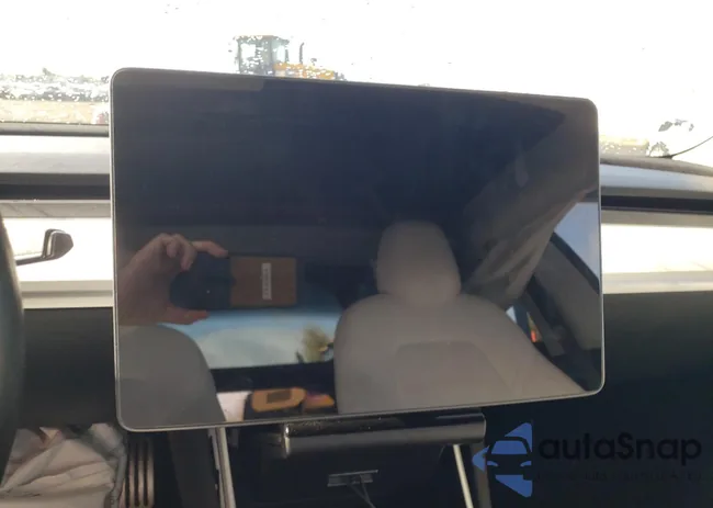 5YJ3E1EB1JF055574: 49369685