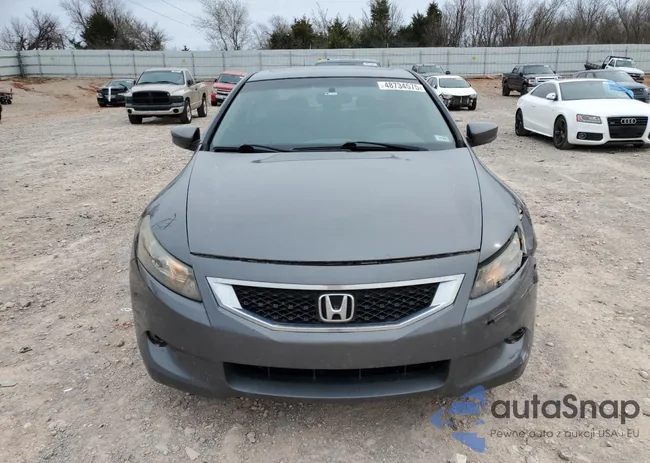 1HGCS22808A001565: 48734575