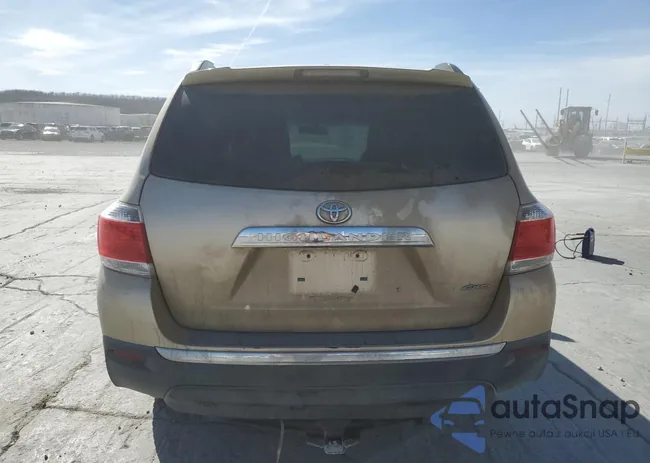 5TDBK3EHXBS058703: 50528895