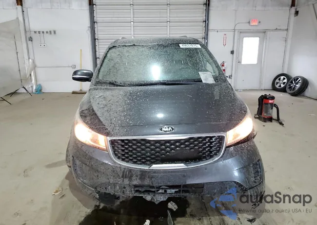 KNDMB5C16J6376343: 49631815