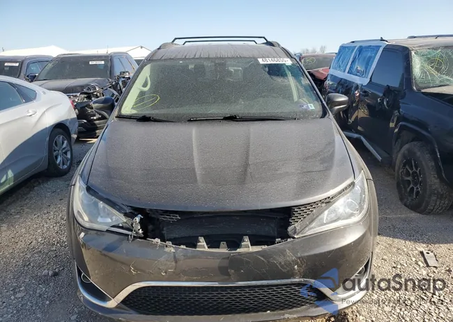 2C4RC1BG8HR569792: 48146855