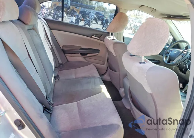 1HGCP2F34AA109788: 77810165