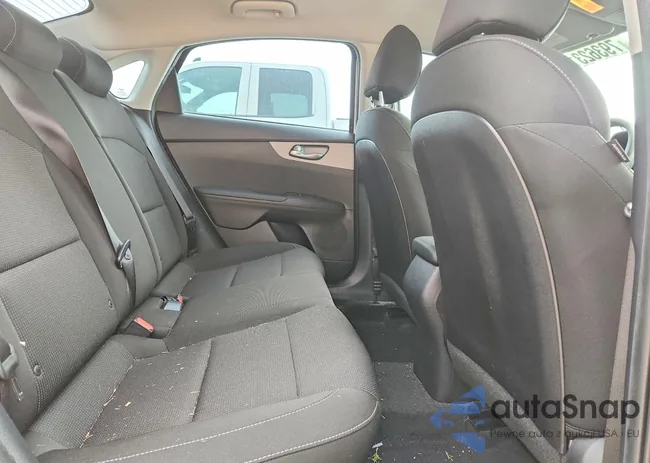 3KPF24AD4ME408088: 79362315