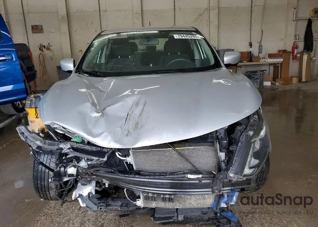 JN1BJ1CR1HW118804: 79445285