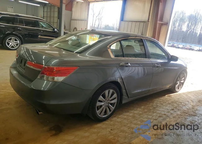 1HGCP2F86BA113905: 45576826