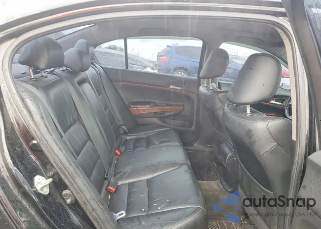 1HGCP2F83BA029072: 77803905