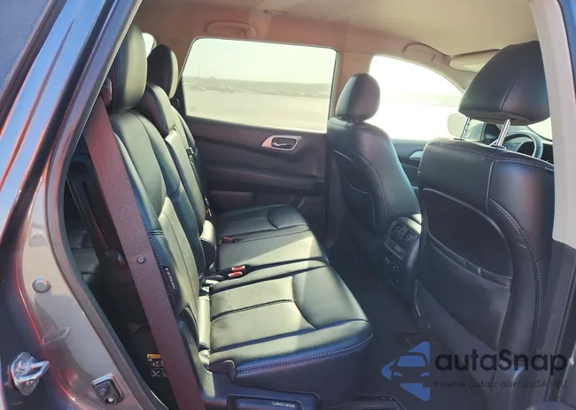 5N1DR2MN4KC600011: 47121536