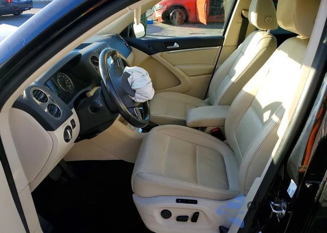 WVGAV3AX2DW595595: 41843636