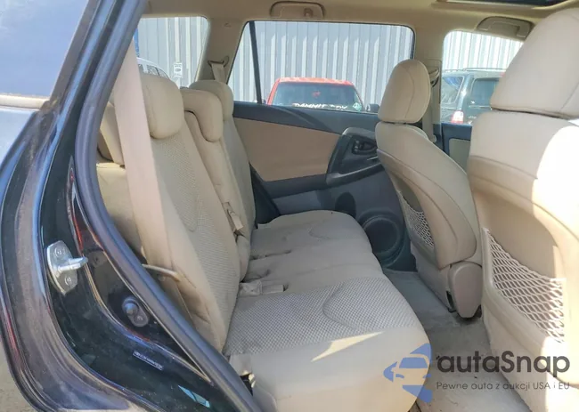 2T3BF4DV8BW100768: 77812305