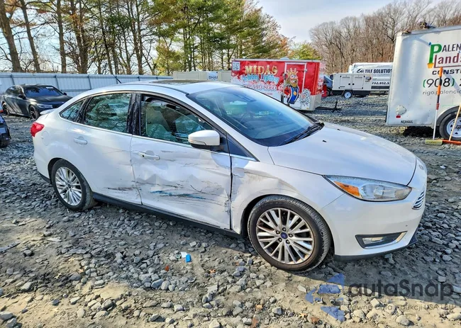 1FADP3J24GL308673: 41998536