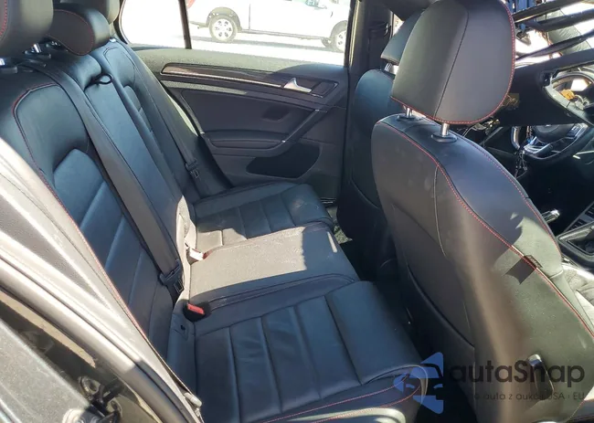 3VW547AU1HM033048: 46934636