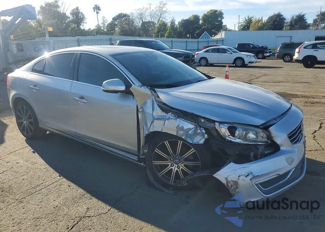 LYV402FK1GB089077: 79549335