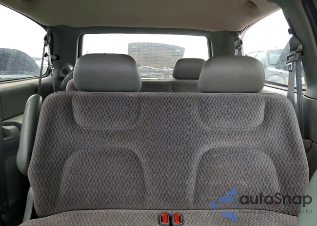 2B4GP24R8YR668545: 79684025