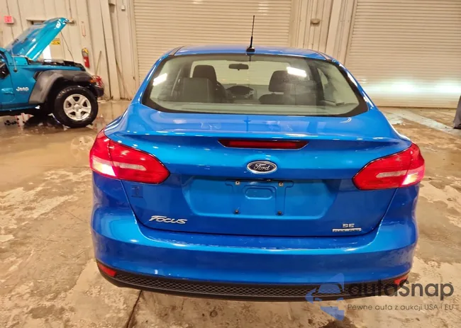 1FADP3F21FL271136: 41645976