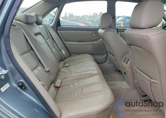 4T1BF28B83U335590: 78049565