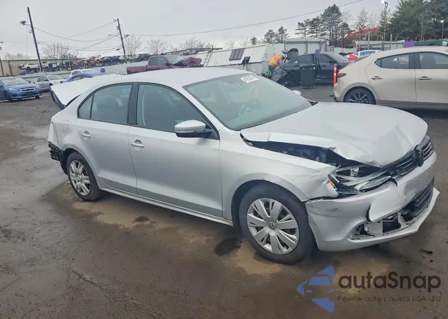 3VWDX7AJ0CM331673: 41923476