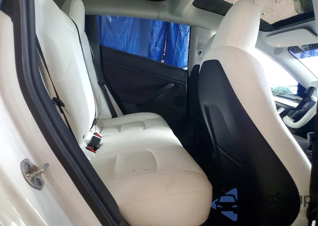 5YJ3E1EB0PF593207: 79909285