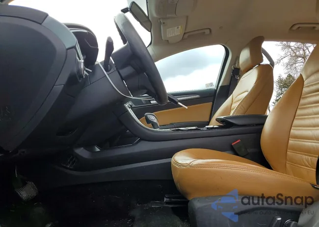 3FA6P0LU0GR187826: 41716916