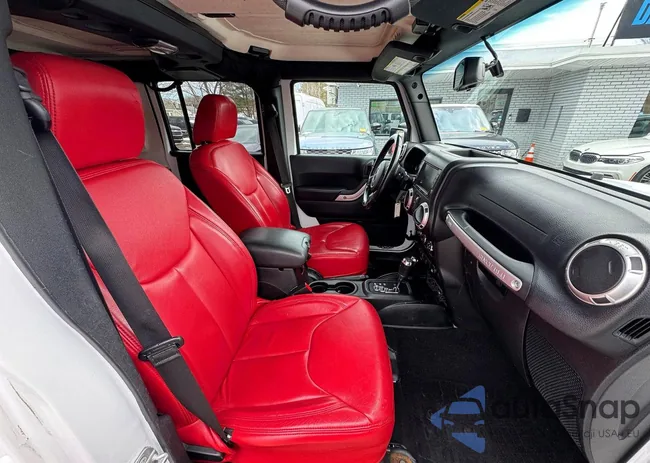 1C4BJWEGXJL856307: 79692445