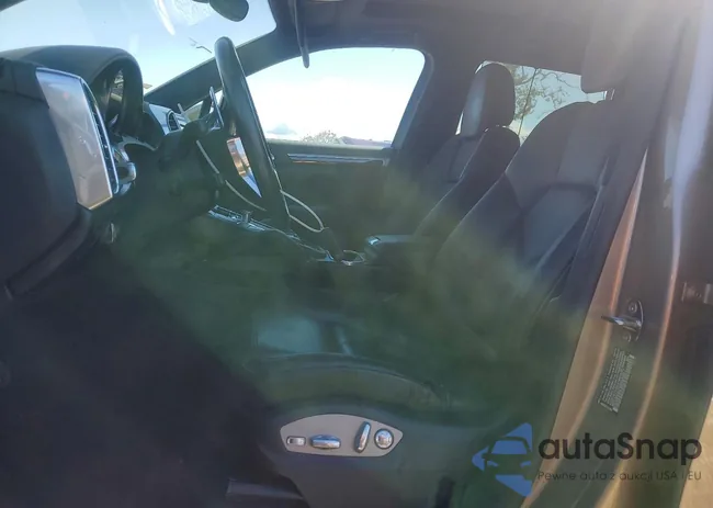 WP1AA2A24GKA36817: 41745326