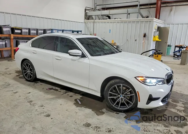 3MW5R7J03M8B61048: 79543185