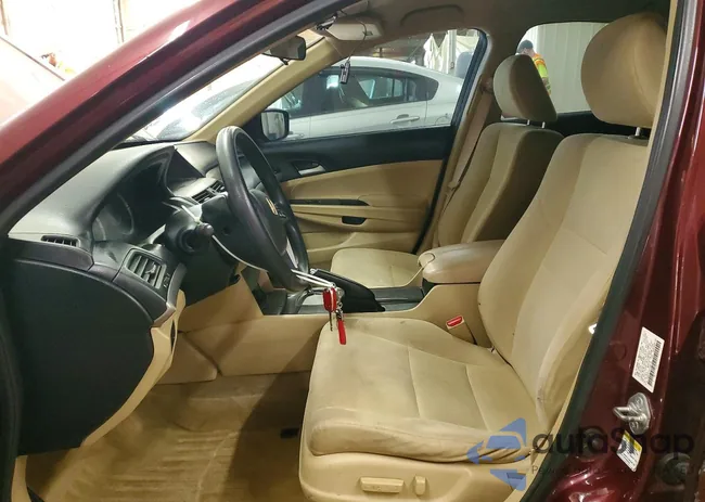 1HGCP2F4XBA084776: 41599996