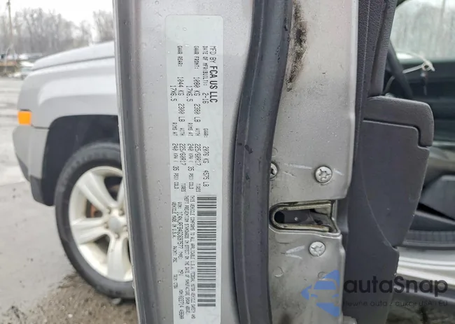 1C4NJRFB4GD697577: 79906785