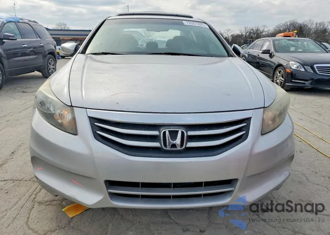 1HGCP2F82BA013395: 79201885