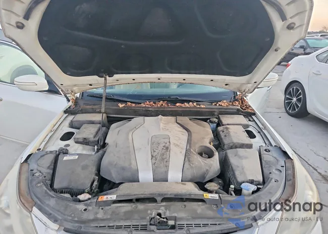 KMHGC4DD0DU209226: 45867436