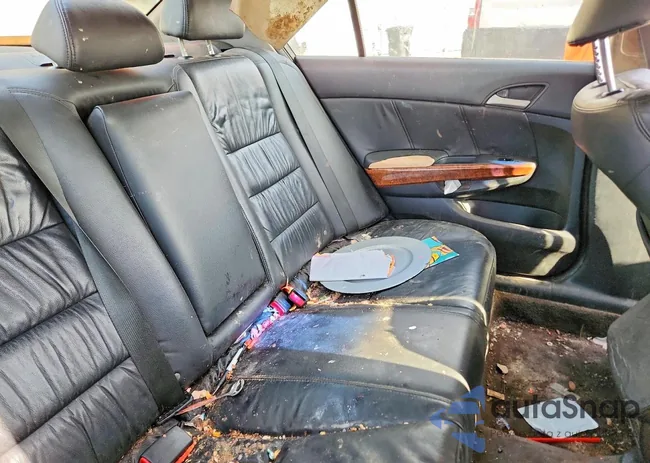 1HGCP2F84BA009008: 79173595