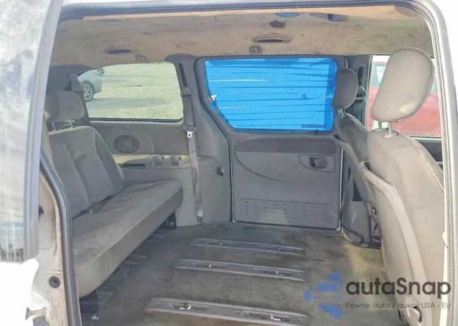 2C4GP44331R204210: 79260195