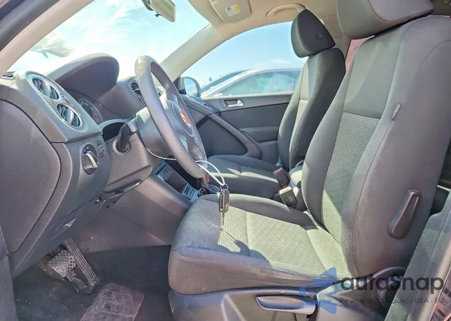 WVGAV7AX8HK051641: 46692736