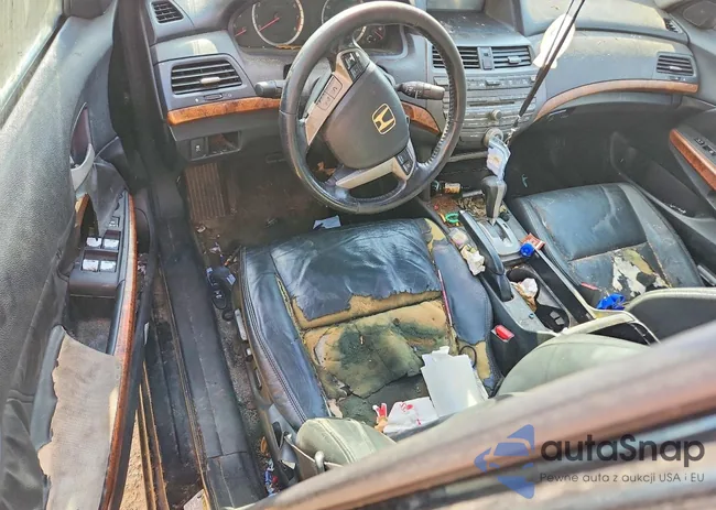 1HGCP2F84BA009008: 79173595