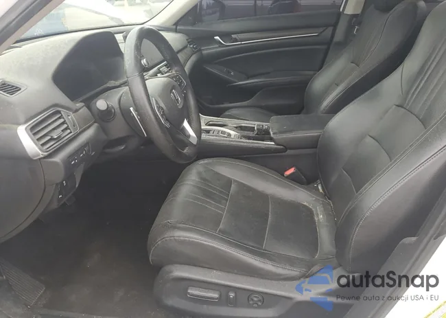 1HGCV2F94JA017705: 52670395