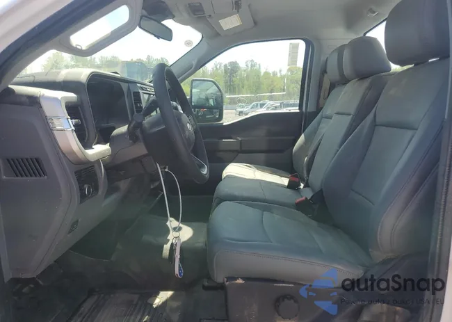 1FTBF2BA4PED80868: 52189635