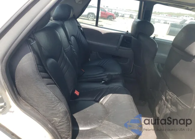 YS3CF68M5W1000335: 52372375