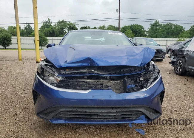 3KPF24AD1RE735765: 53976675