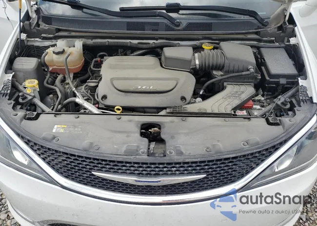 2C4RC1FG8JR271422: 54428815