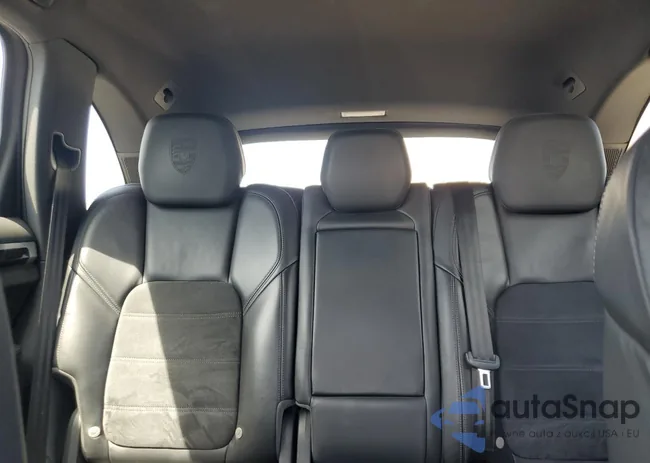 WP1AA2A28HKA83737: 54212985