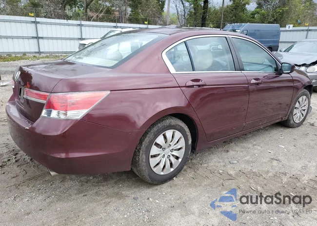 1HGCP2F38BA032747: 52584835