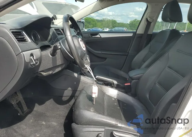 3VWDP7AJ2DM408755: 54119445