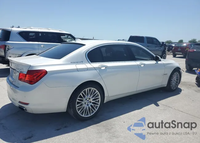 WBAKX8C59BC198179: 52796825