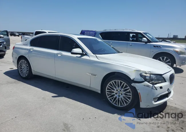 WBAKX8C59BC198179: 52796825