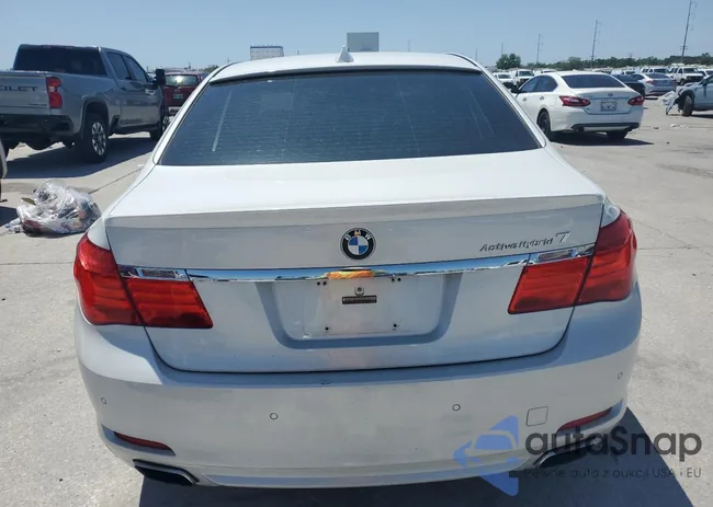 WBAKX8C59BC198179: 52796825