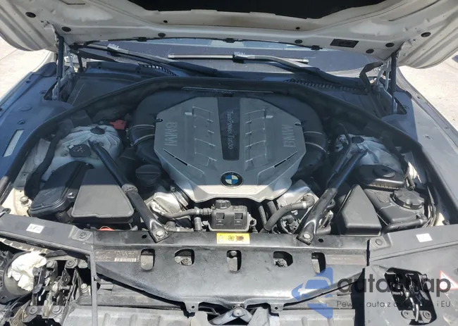 WBAKX8C59BC198179: 52796825