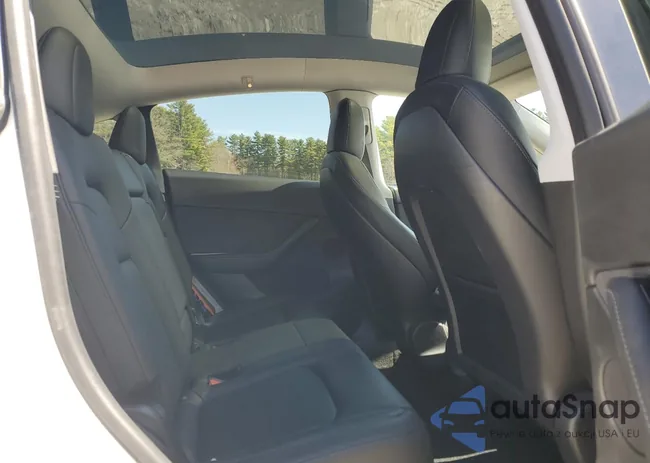 5YJYGDEE1LF047196: 52923795